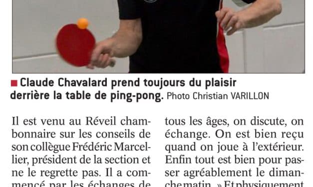 Coco prend plaisir à la table de ping.